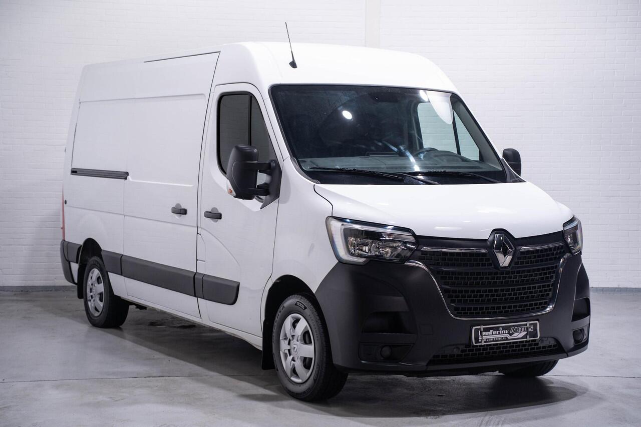 Renault MASTER 2.3 dCi 135 pk L2H2 Airco, Trekhaak Cruise Control, Laadruimte Pakket, PDC achter, 3-Zits