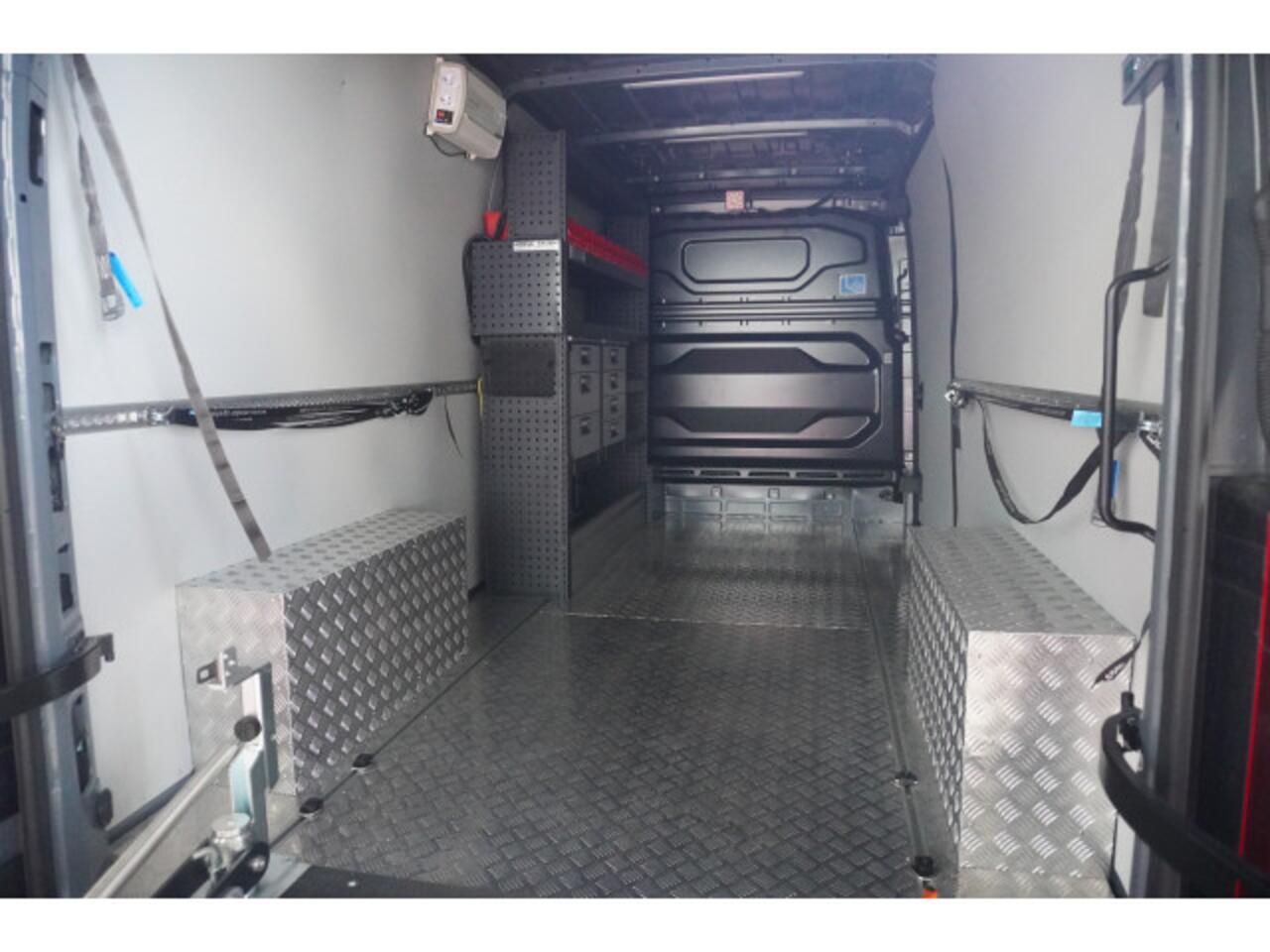 Renault MASTER T35 2.0 dCi 170PK L3H2 Extra Laadruimte inrichting nr. V110 | Airco | Cruise | Camera | Navi | Oprijschans | Flitsbalk