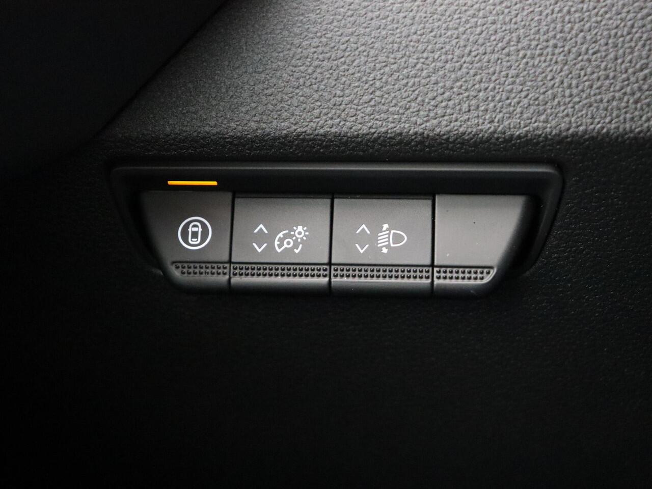 Renault MASTER T35 2.0 dCi 130 L2H2 Advance Inclusief laadruimte betimmering BPM vrij