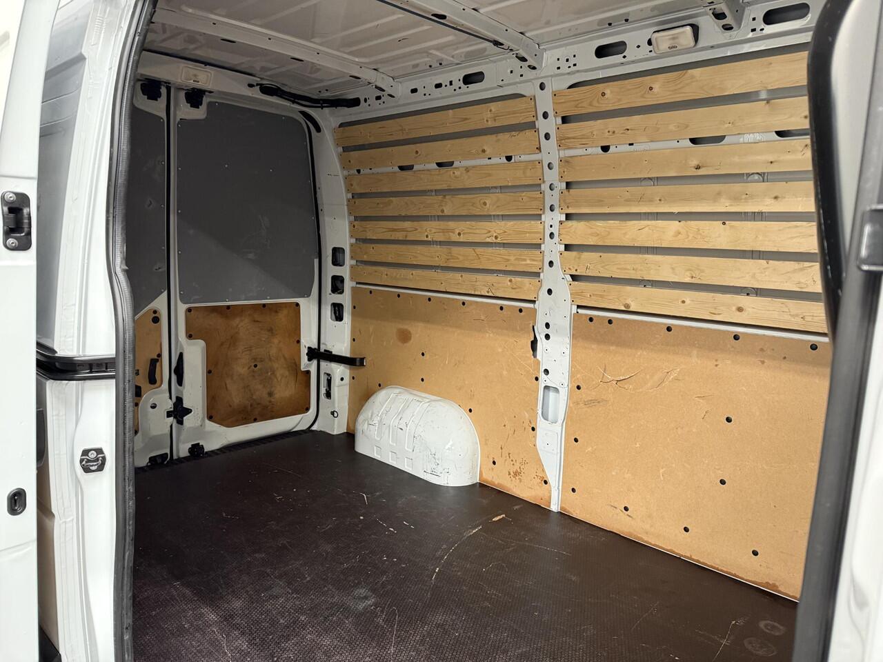 Renault MASTER T33 2.3 dCi 135PK L2H2 BPM VRIJ! Airco Cruise control Parkeersensoren Navigatie Trekhaak