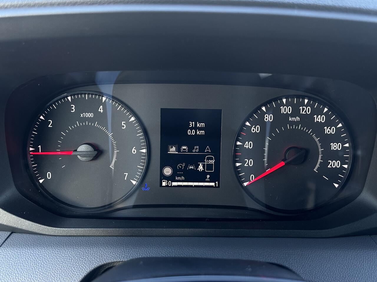 Renault MASTER 2.0 DCi 130 PK / L2H2 / NIEUW !! BPM VRIJ/ AIRCO / REAR VIEUW / CRUISE / NAVI / APPLE CARPLAY / 3-ZITS / PDC