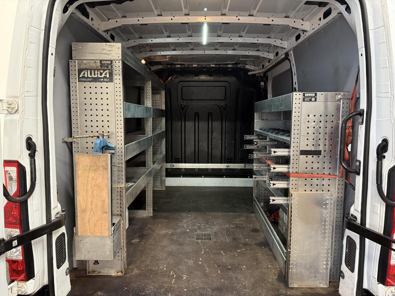 Renault MASTER 135pk L1H1 Navigatie Cruise control Trekhaak parkeersensoren Euro6