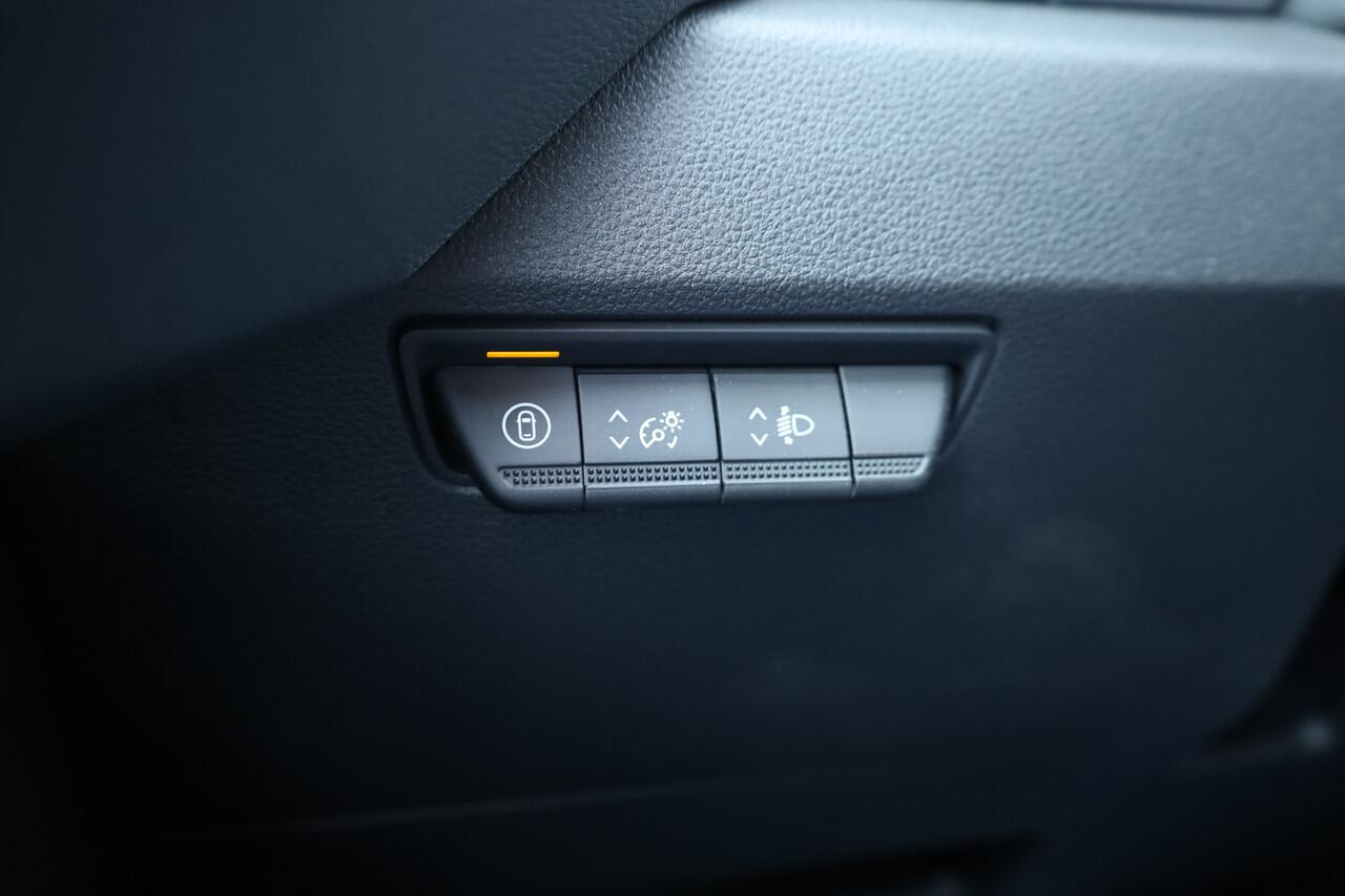 Renault MASTER T35 2.3 dCi 150 BAKWAGEN Advance | Nw Model | RED Ed. | Laadklep | Airco | Cruise | Navi by App | Spoiler