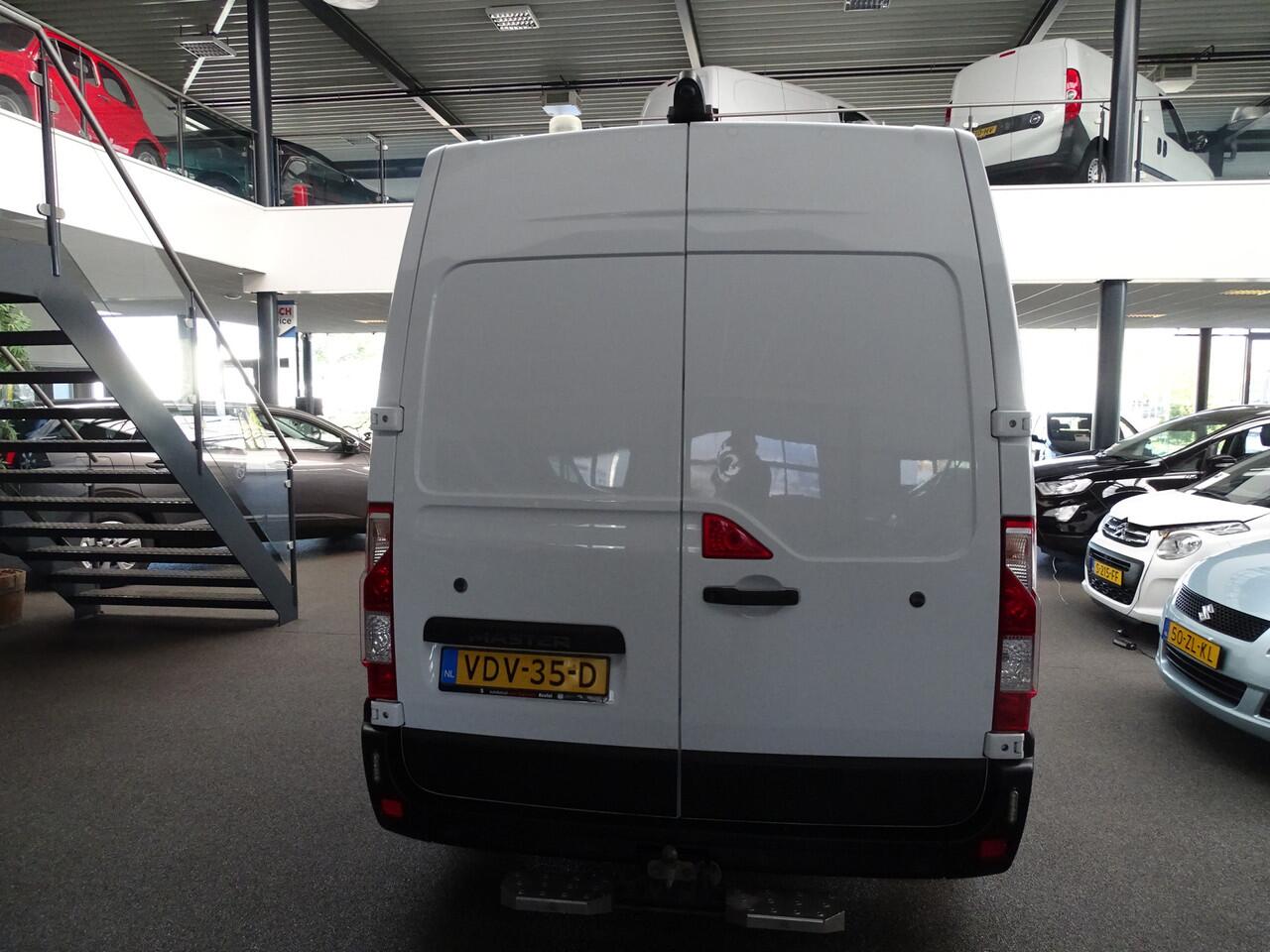 Renault MASTER T35 2.3 dCi 135 L2H2