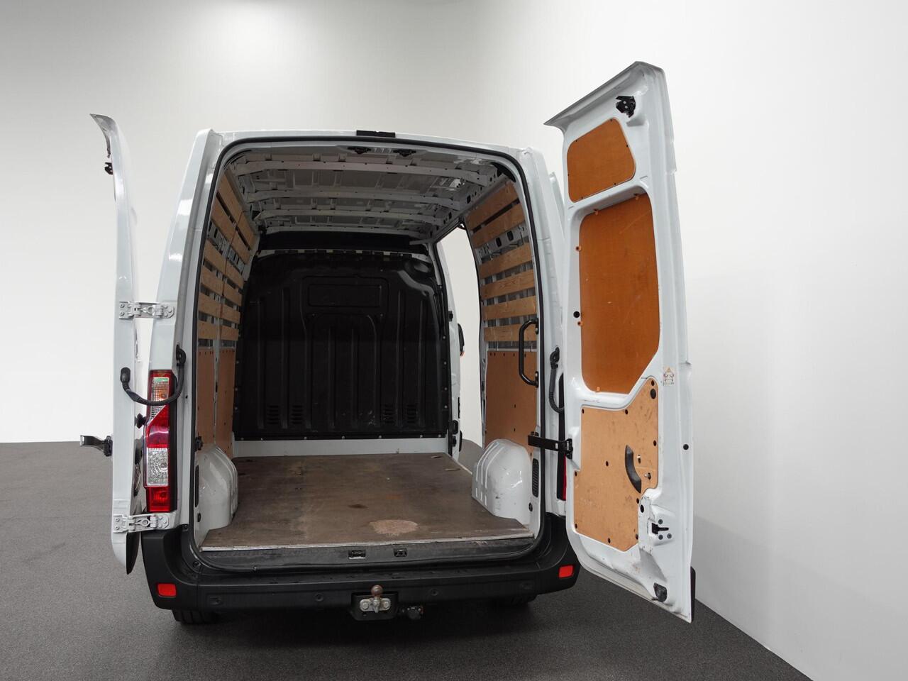 Renault MASTER T35 2.3 dCi 180PK L2H2 Energy Airco Cruise Control Camera Navi PDC V+A Trekhaak 270° Deuren