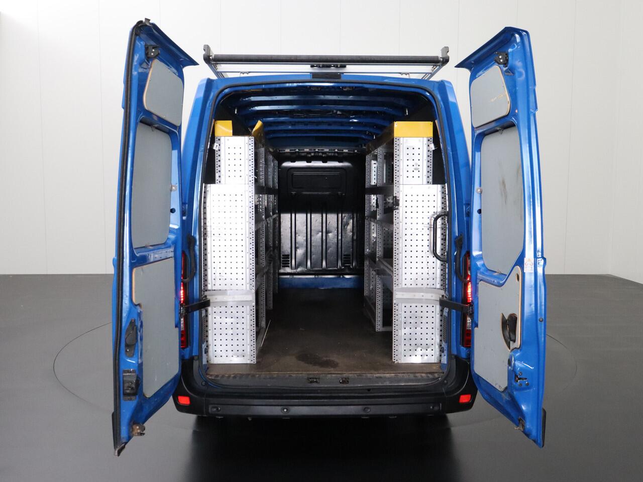 Renault MASTER 2.3DCI 136PK L3H2 | Kastinrichting | Imperiaal | Navigatie | Camera | Airco | Cruise | 3-Persoons