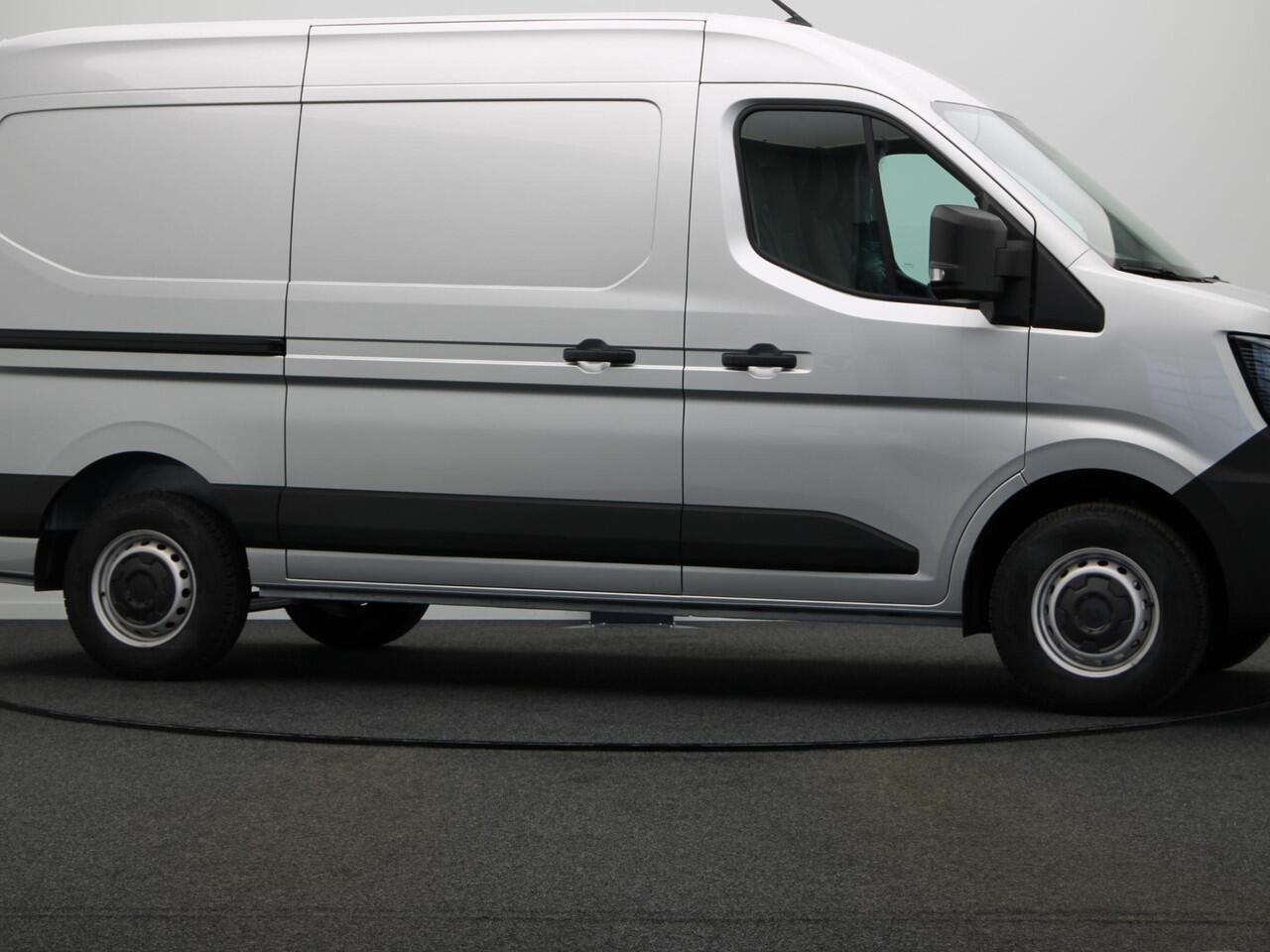 Renault MASTER T35 2.0 dCi 130pk L2H2 Advance | Laadruimtepakket | Trekhaak | Achteruitrijcamera |