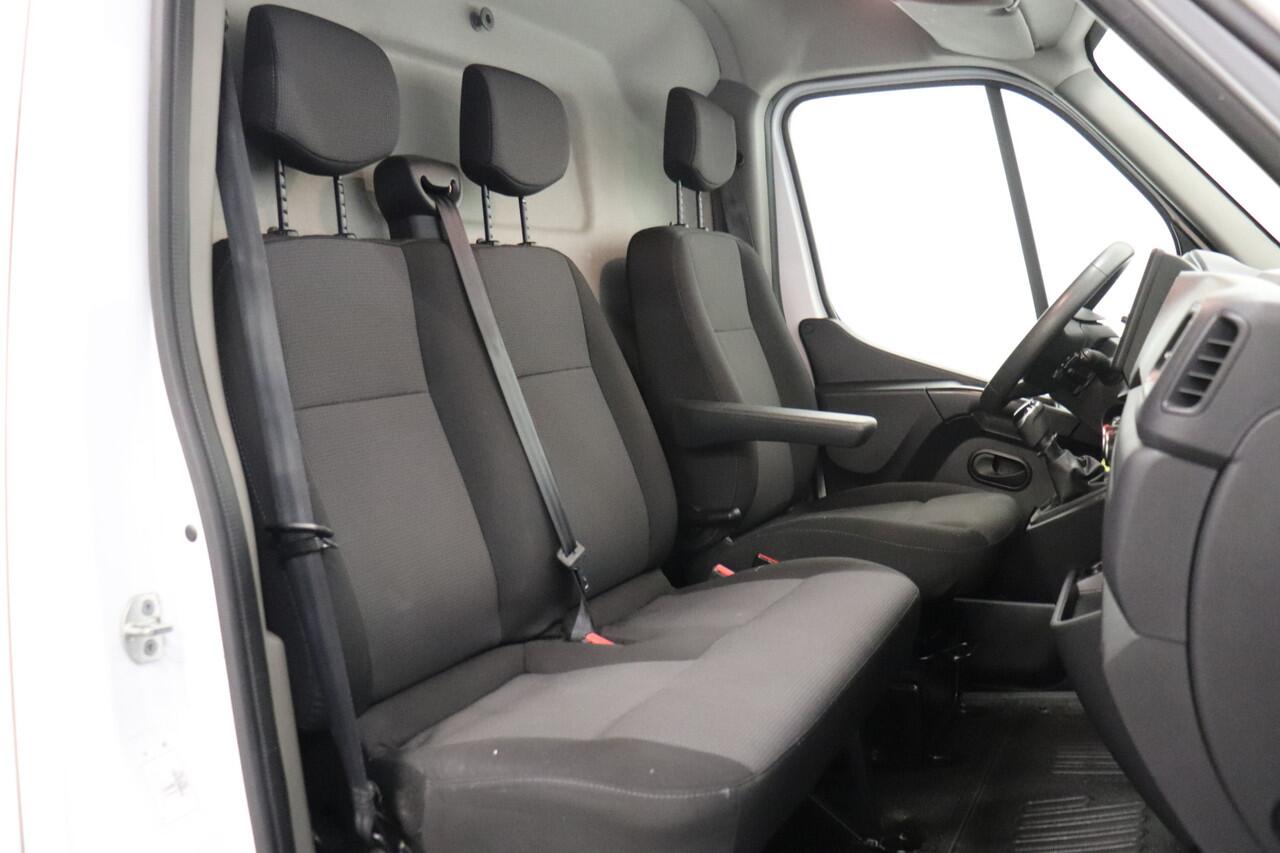 Renault MASTER 2.3 dCi 136PK EURO 6 - Airco - Cruise - Trekhaak - ¤ 16.900,- Excl.