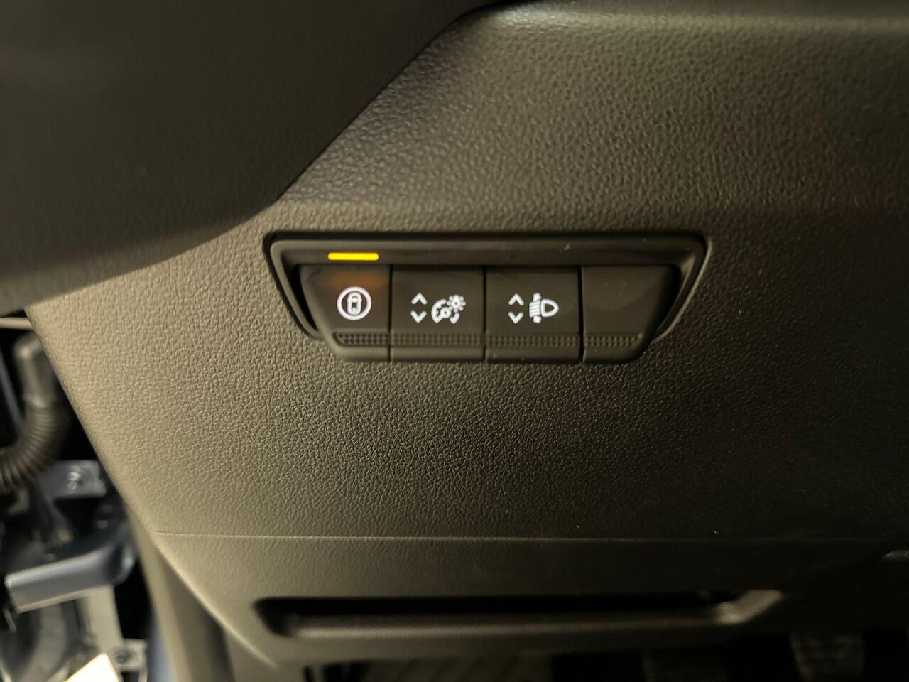 Renault MASTER T35 2.0 dCi 130 L2H2 Advance | Nieuw | BPM-vrij | Rijklaarprijs | zijschuifdeur links zonder ruit | openR link navigatiesysteem met 10\" touchscreen | Google-integratie en Google Maps | vierseizoenbanden met spatschermen | trekhaak en op- en ombouw module