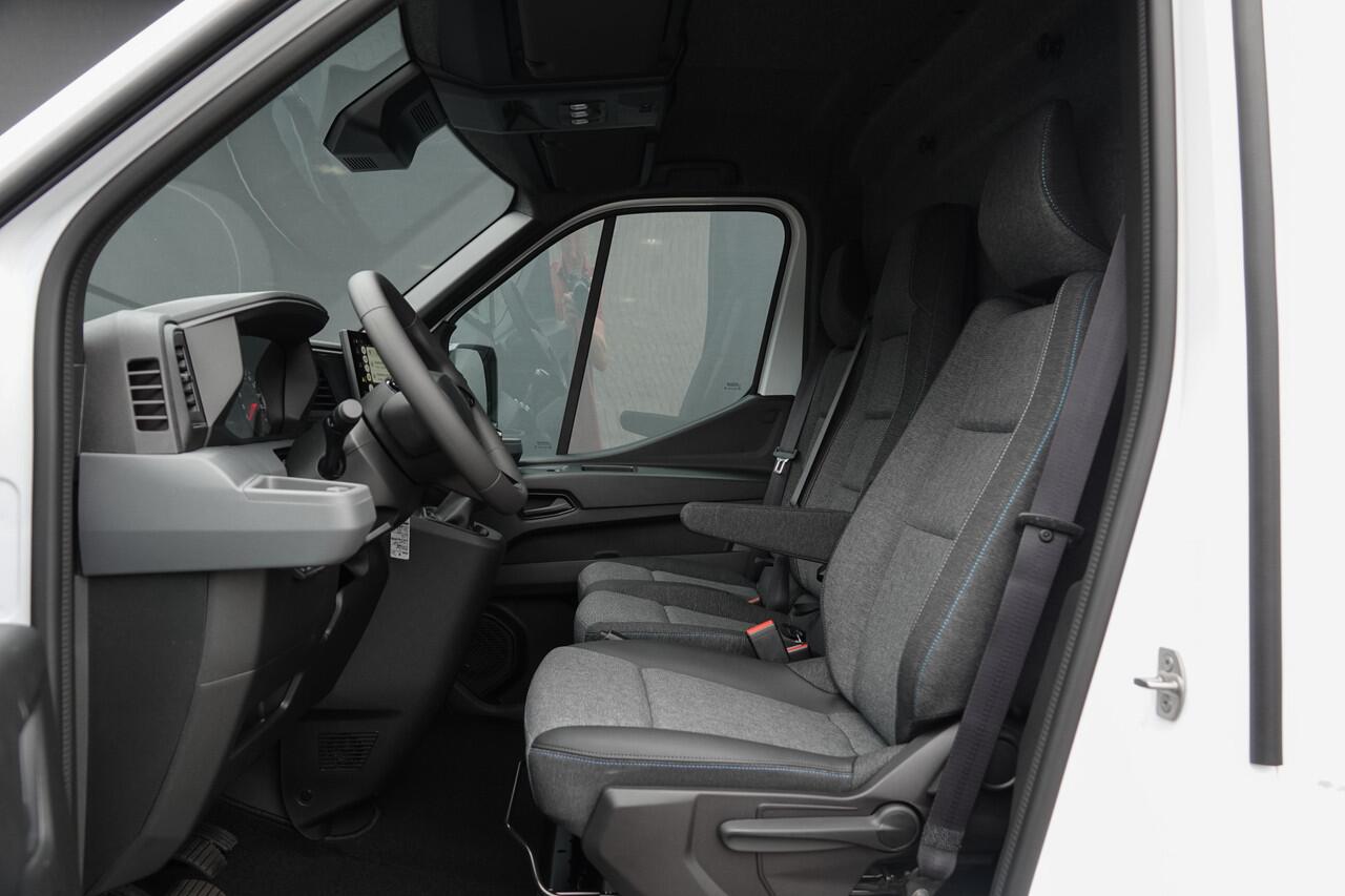 Renault MASTER T35 | L2H2 | 2.0Dci 150Pk | Stoel-Bank | 3.500Kg Trekgewicht | Parkeersensoren | Laadruimte betimmering | LED