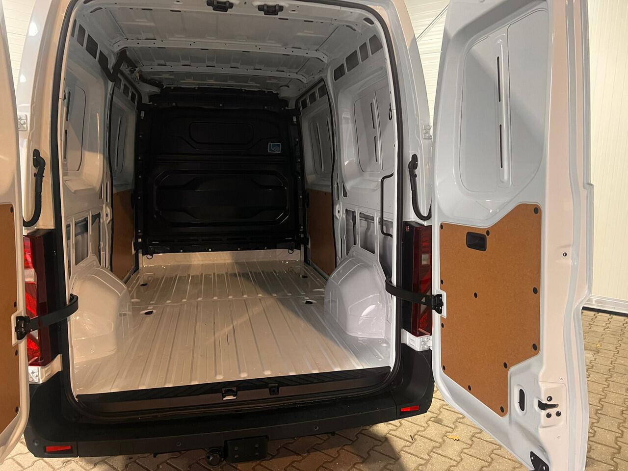 Renault MASTER T35 2.0 dCi 170 L2H2 Extra VVB EDITION Dubbele schuifdeur VVB345 BPM vrij! Benut nu nog uw voordeel!