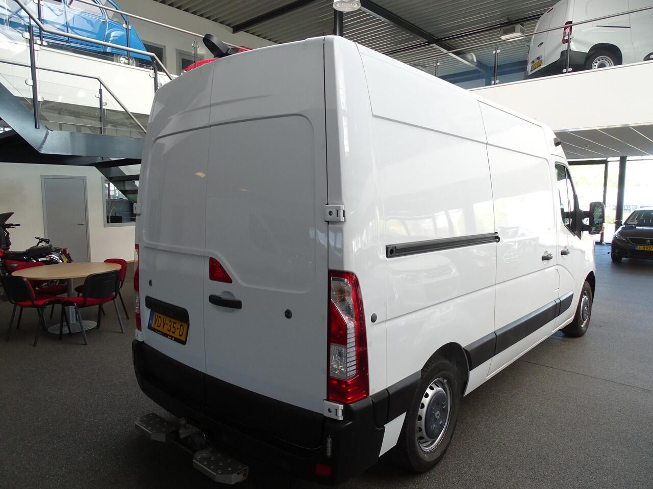 Renault MASTER T35 2.3 dCi 135 L2H2