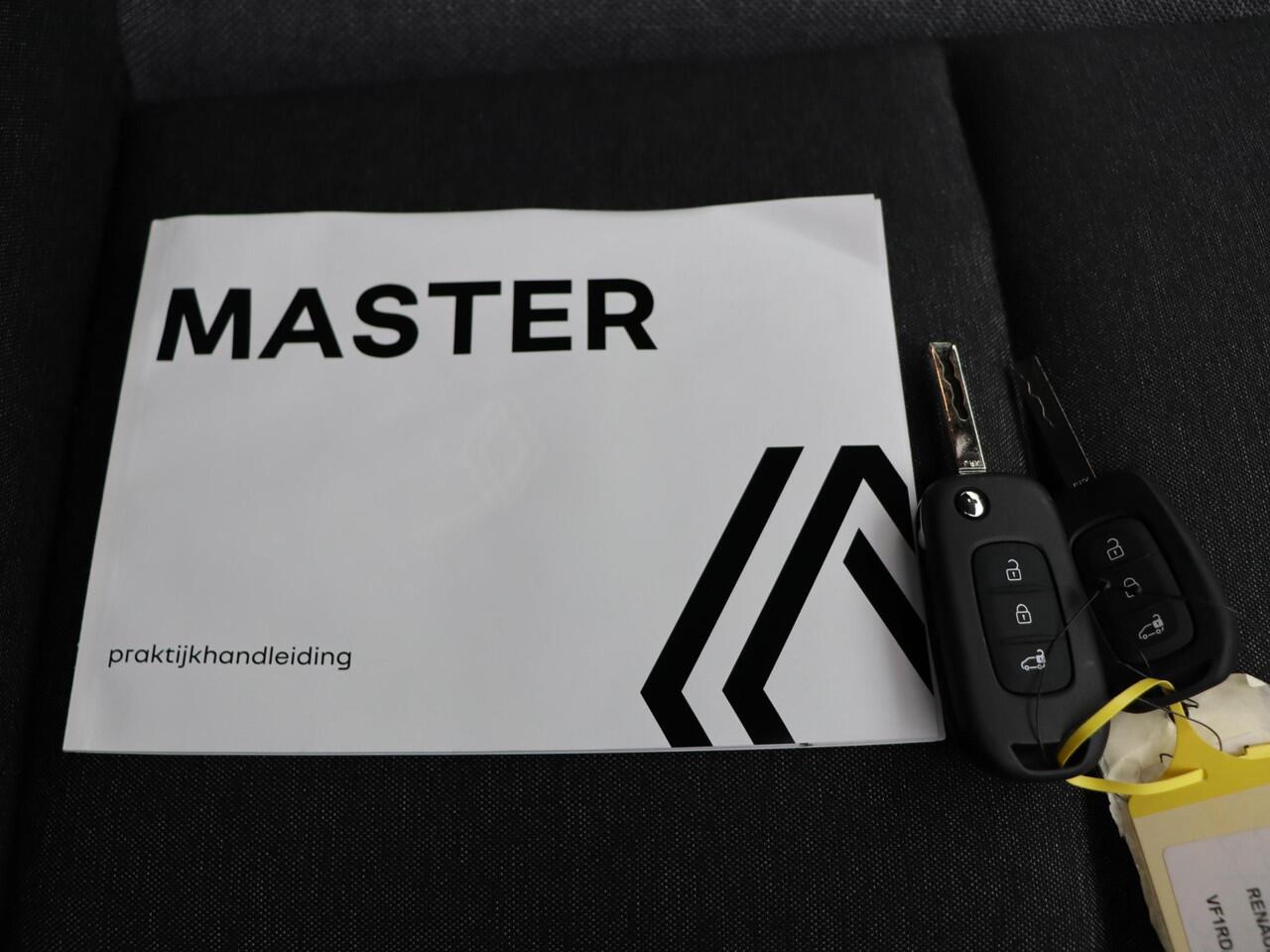 Renault MASTER T35 2.0 dCi 130pk L2H2 Advance | Laadruimtepakket | Trekhaak | Achteruitrijcamera |