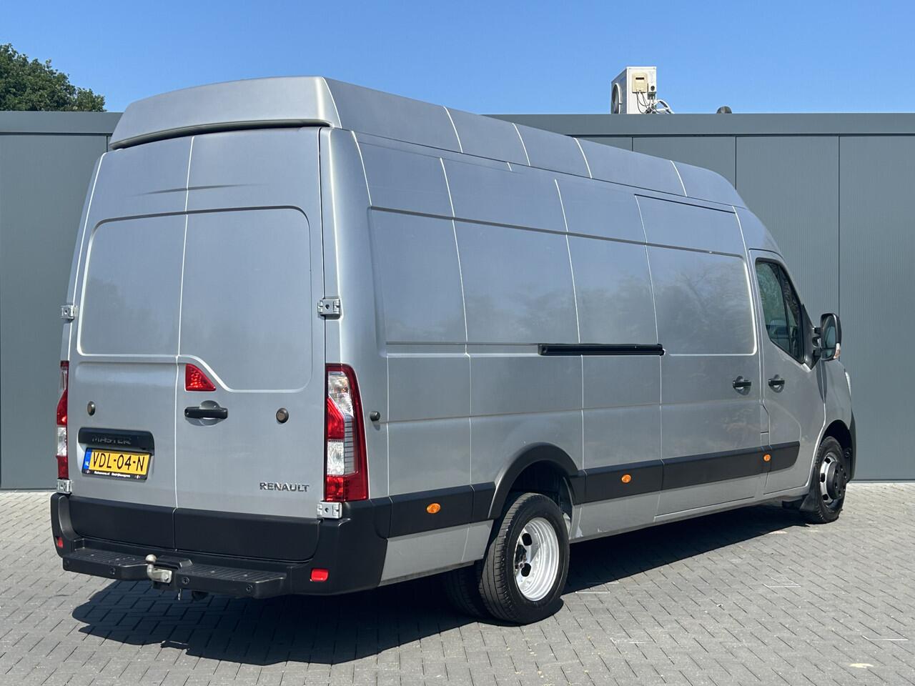 Renault MASTER T35 2.3 dCi 145 PK / L4H3 / MAXI WB 433 / DUBBEL LUCHT / INRICHTING / 3-ZITS / TREKHAAK / CAMERA / 3000 KG AHG /