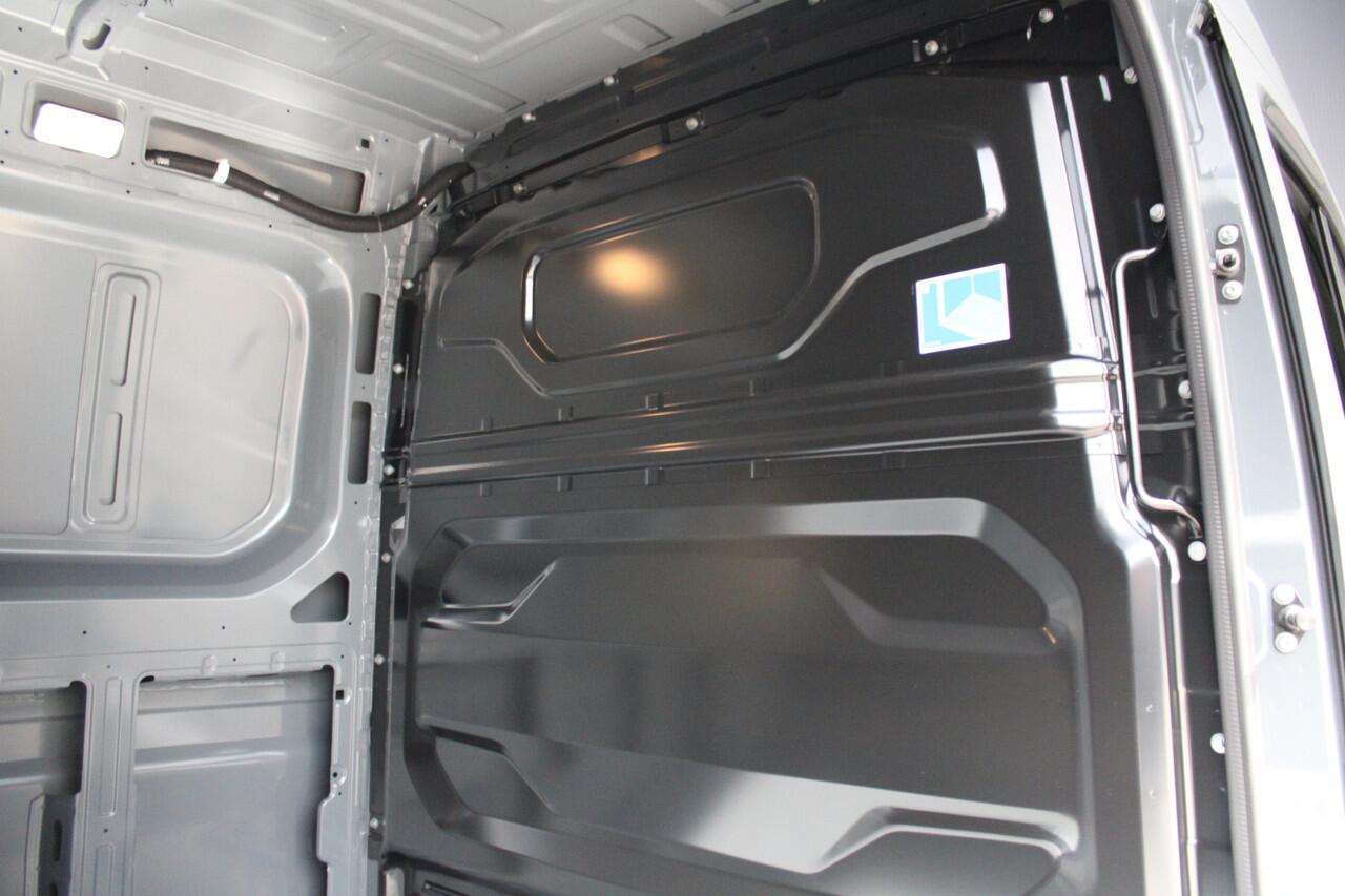 Renault MASTER T35 2.0 dCi 170pk L2H2 Extra - Navigatie - Camera - 270 gr deuren - Parkeersensoren - Draadloos laden - Rijklaar