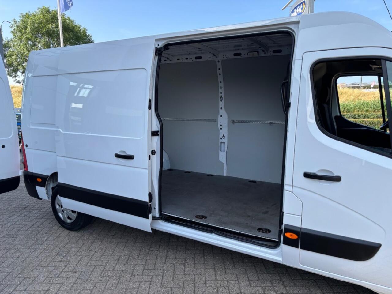 Renault MASTER T35 2.3DCI L3H2 AIRCO NAVI CRUISE PDC 3ZITPL SCHUIFDEUR.