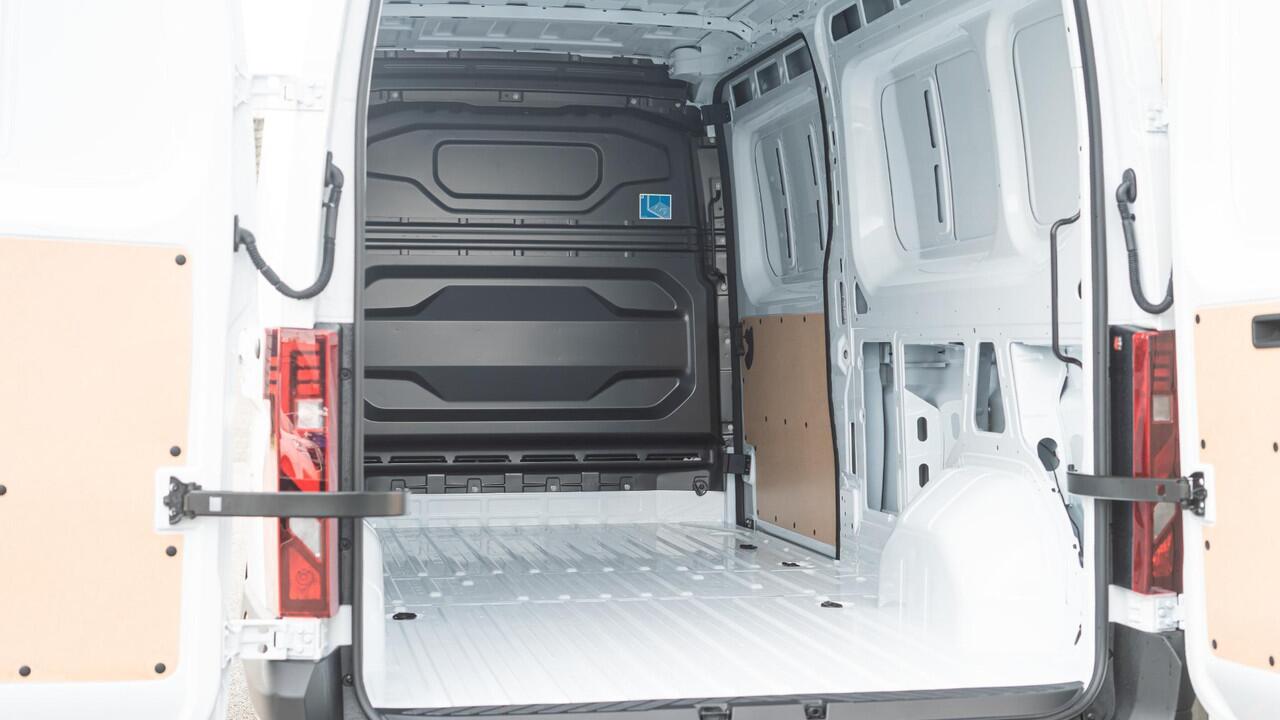 Renault MASTER T35 2.0 dCi 150 L3H2 Advance | Nieuw Model | Camera | Parkeersensoren | Apple Carplay