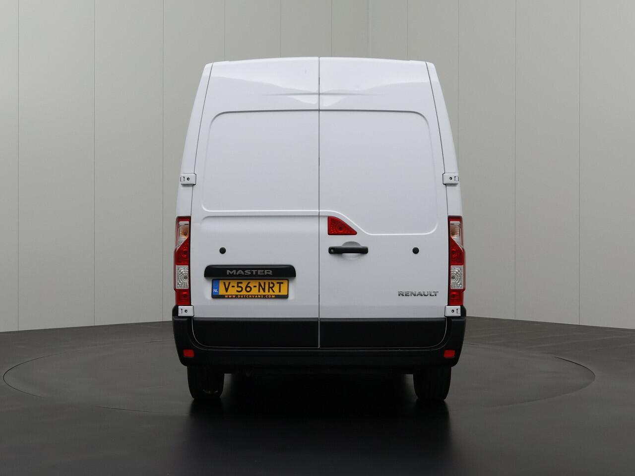 Renault MASTER 2.3DCI 135PK L2H2 | Airco | Cruise | 3-Persoons | Betimmering