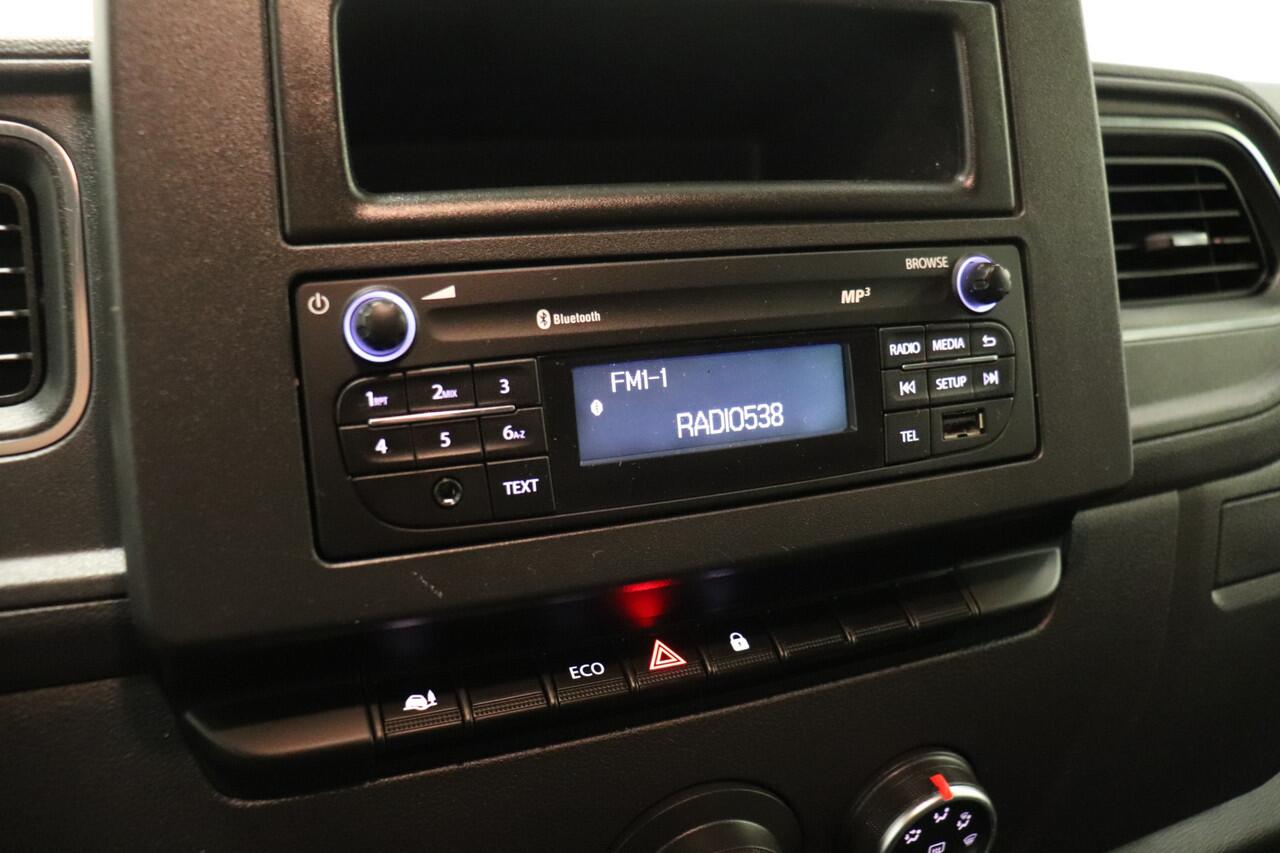 Renault MASTER 2.3 dCi 136PK EURO 6 - Airco - Cruise - Trekhaak - ¤ 16.900,- Excl.