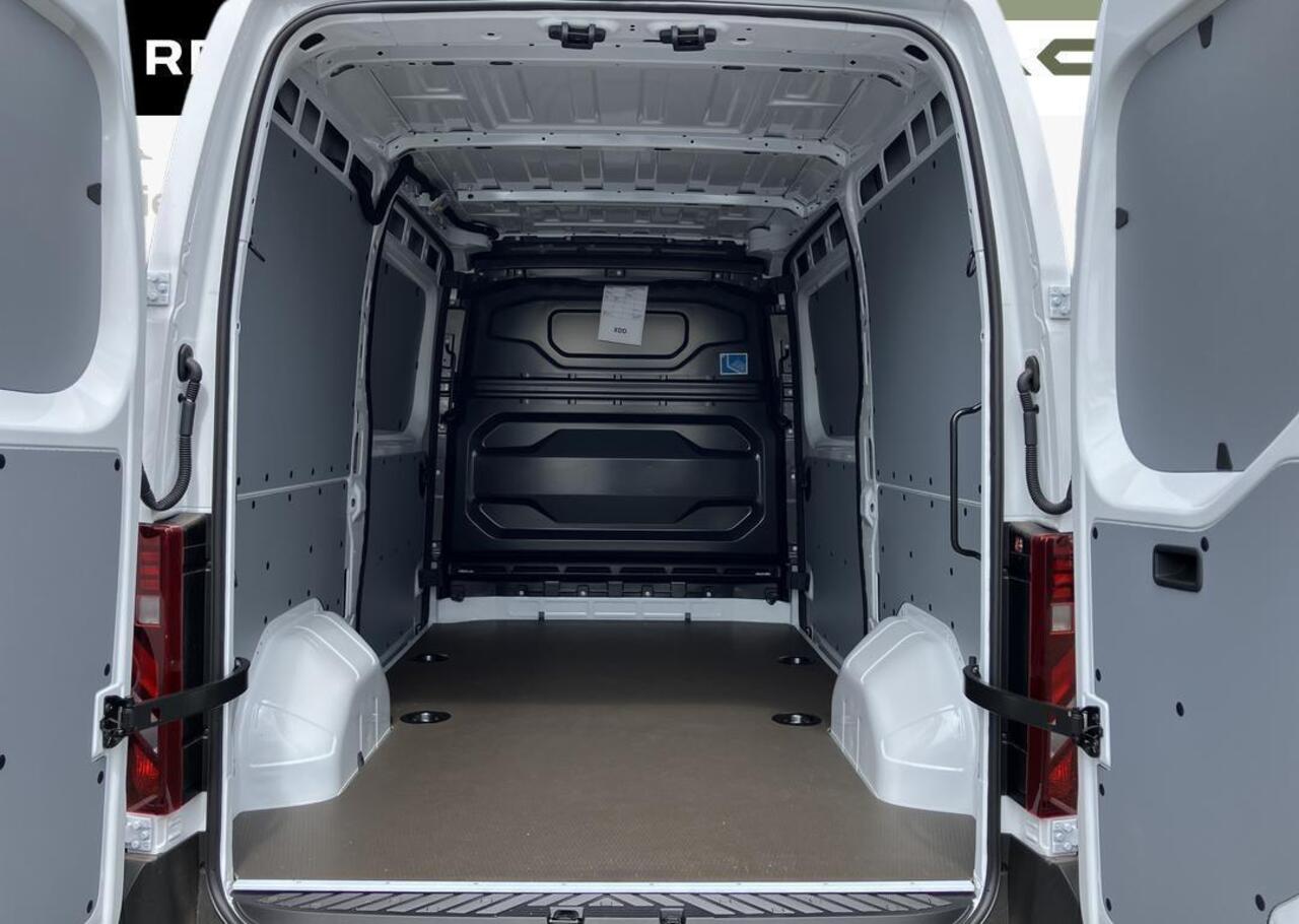 Renault MASTER T35 2.0 dCi 130 L2H2 Advance - zijschuifdeur links - openR link navigatiesysteem - vierseizoenbanden - trekhaak - houten laadandbekleding - achteruitrijcamera - rear step - Reservewie vloer en zijw