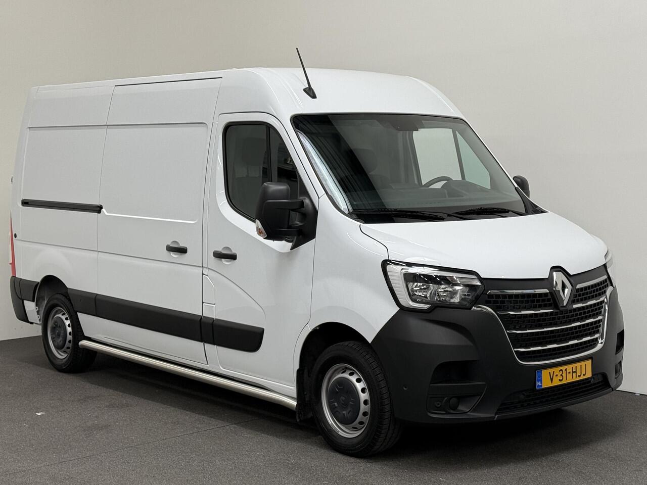 Renault MASTER T33 2.3 dCi 135PK L2H2 BPM VRIJ! Airco Cruise control Parkeersensoren Navigatie Trekhaak