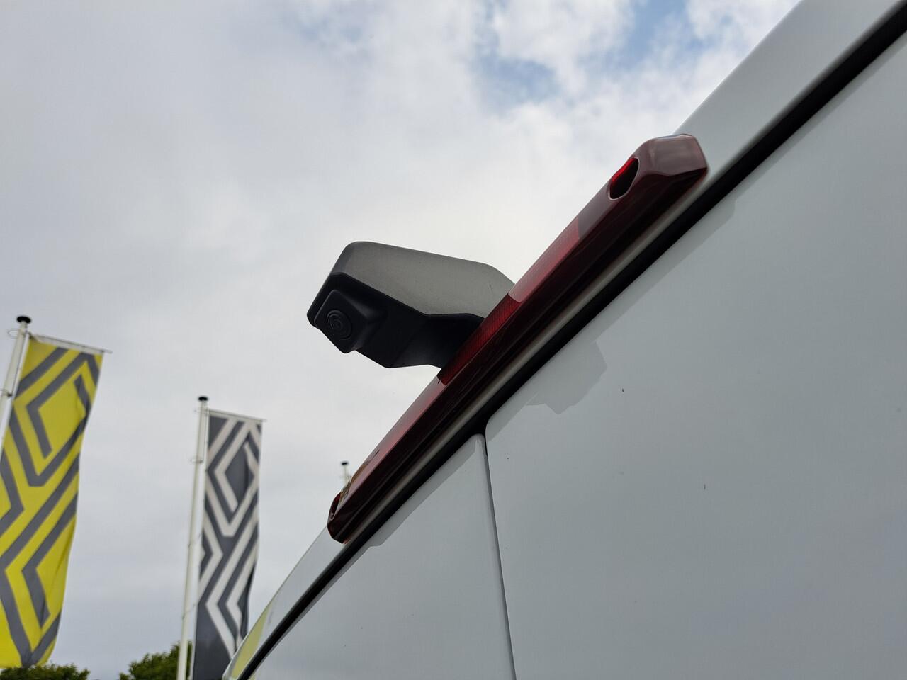 Renault MASTER E-Tech T35 L2H2 Extra long range 87 kWh | 22kW AC en 130kW DC laden | Navigatie | Camera | NIEUW UIT VOORRAAD LEVERBAAR |