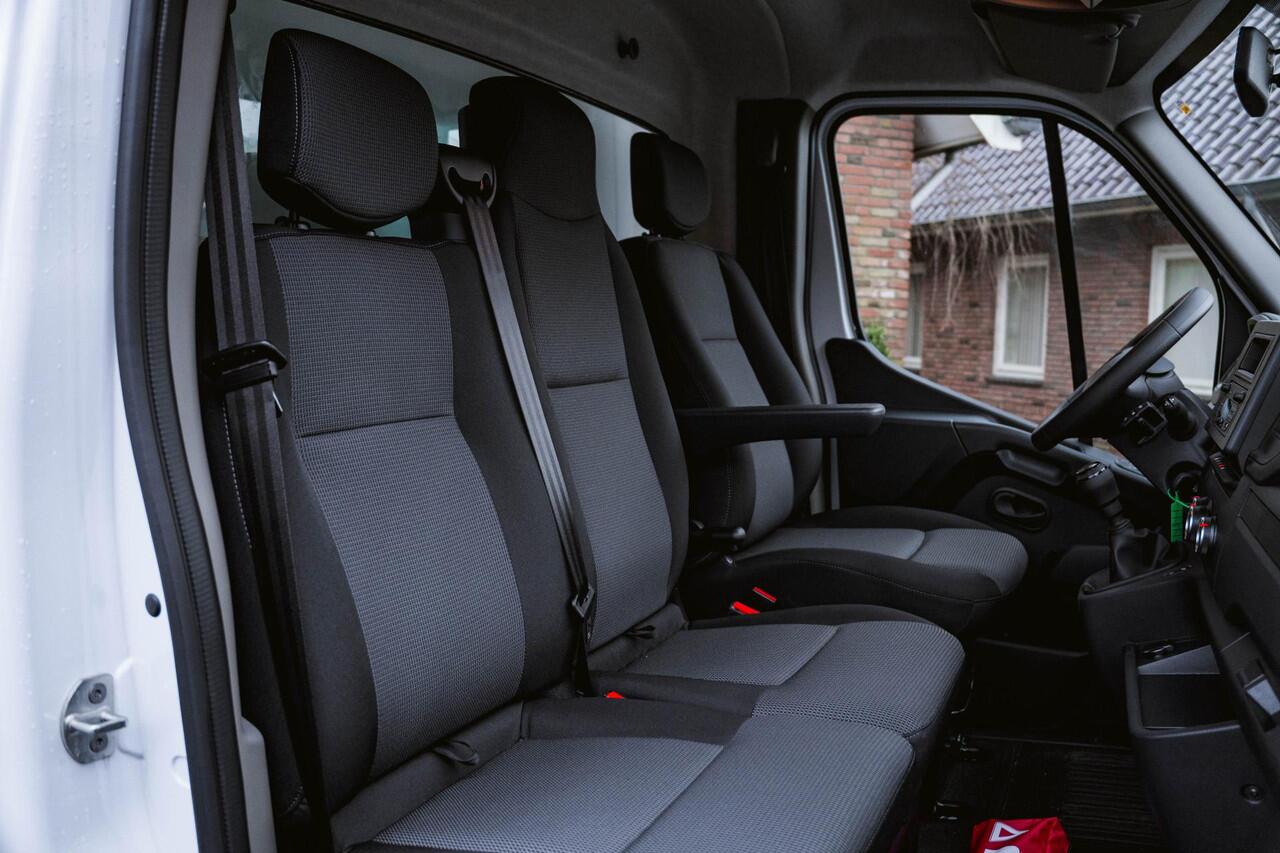 Renault MASTER 2.3 dCi 165 PK Bakwagen met Laadklep en zijdeur Airco | Cruise Control | LxBxH 420x210x232 cm | Nieuw |