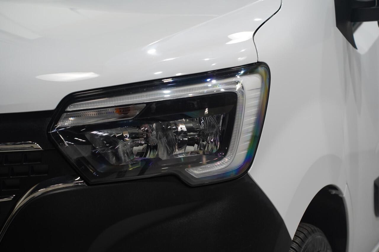 Renault MASTER 2.3 dCi 135 L2H2 Comfort Airco, Apple Carplay Navi, PDC achter, 3-Zits