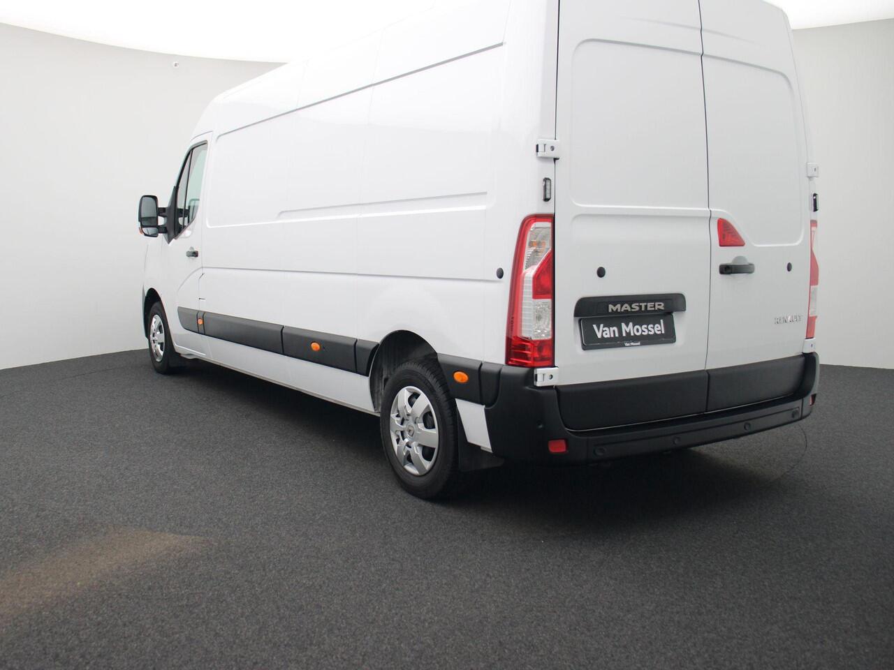 Renault MASTER T35 2.3 dCi 135 L3H2 Work Edition | Cruise Control | Airco | Achteruitrijcamera | Lederen bekleding | Schuifdeur Rechts