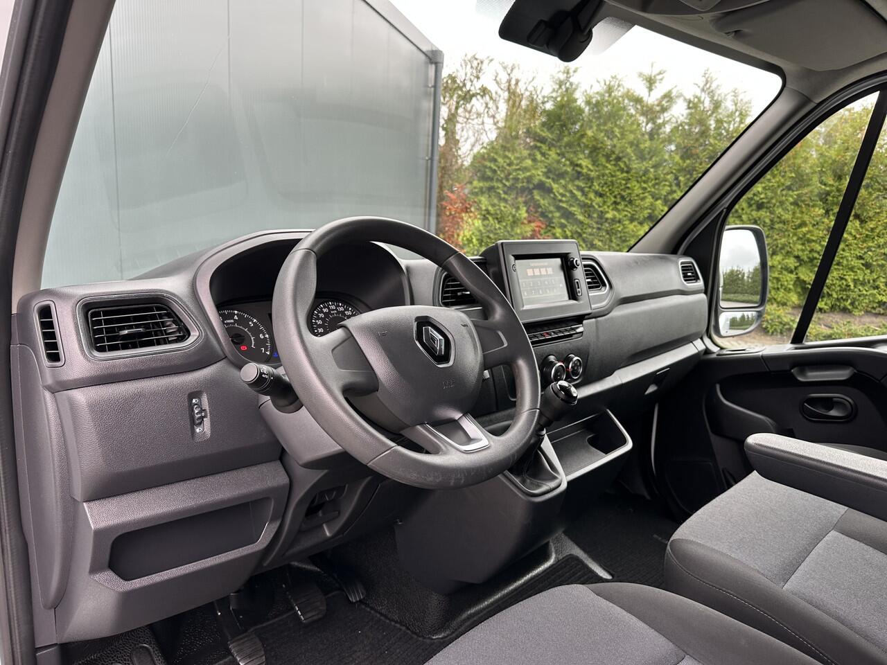 Renault MASTER T35 2.3 dCi 135 PK / L2H2 / 1e EIG. / 40.759 KM / TREKHAAK / AIRCO / NAVIGATIE / LED DAGRIJVERL.