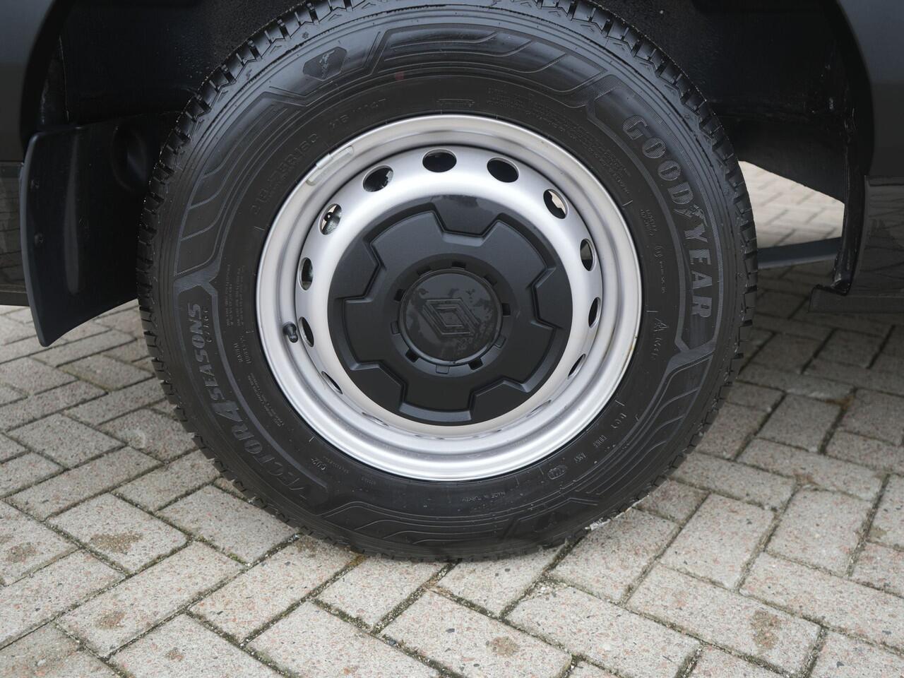 Renault MASTER T35 2.0 dCi 130 L2H2 Advance - VOORRAADVOORDEEL - Trekhaak - All Seasonbanden - Achteruitrijcamera - Cruise Control - Apple Carplay/Android Auto