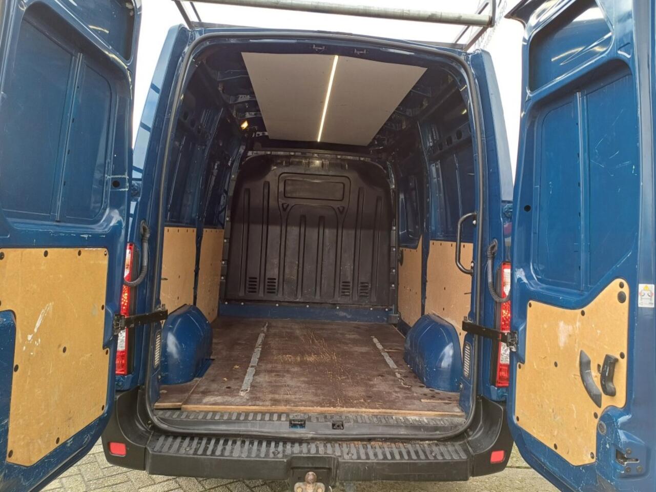 Renault MASTER Red 150-35 L1H2 Euro 6 58.000 Km Ac 12-20