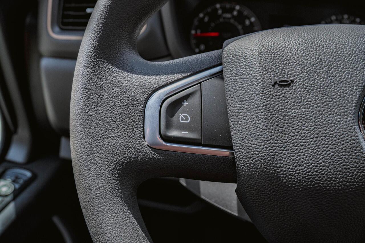 Renault MASTER 2.3 dCi 135PK L3H2 NAVI CAMERA PDC V+A Renault Master T35 2.3 dCi 135 L3H2 Comfort