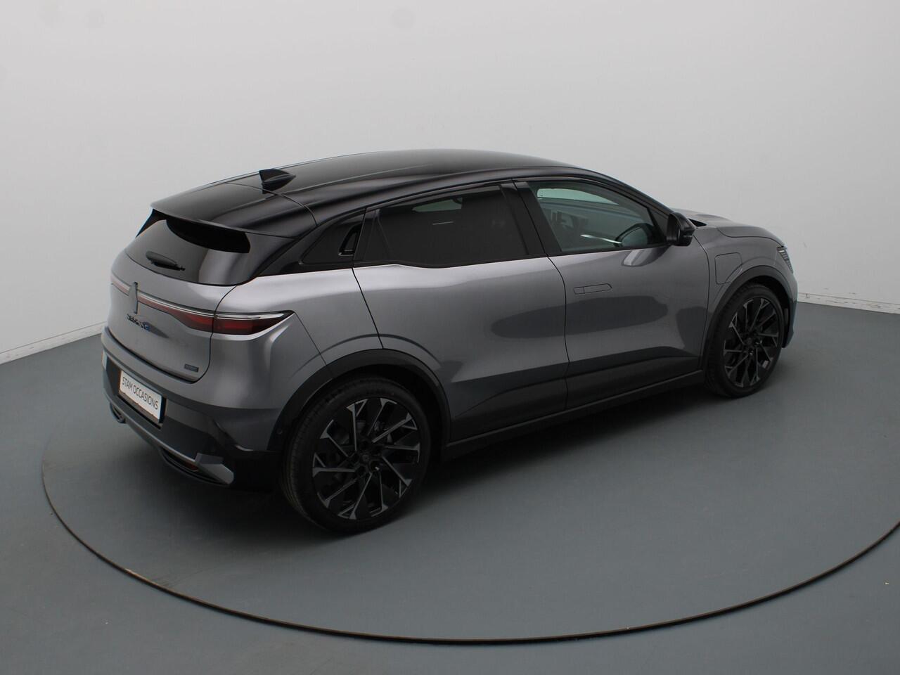 Renault MEGANE E-Tech comfort range esprit alpine 60 kWh Automaat Harman Kardon | 360° Camera | Adapt. Cruise | Stoel-/stuurverw.