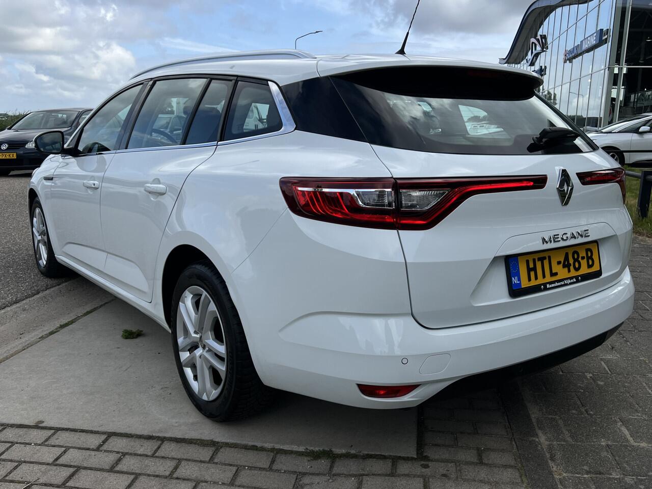 Renault MEGANE Estate 1.3 TCe 140 PK Business / Dealer onderhouden / Apple Carplay - Android Auto / Stoelverw. Climate / PDC V+A /