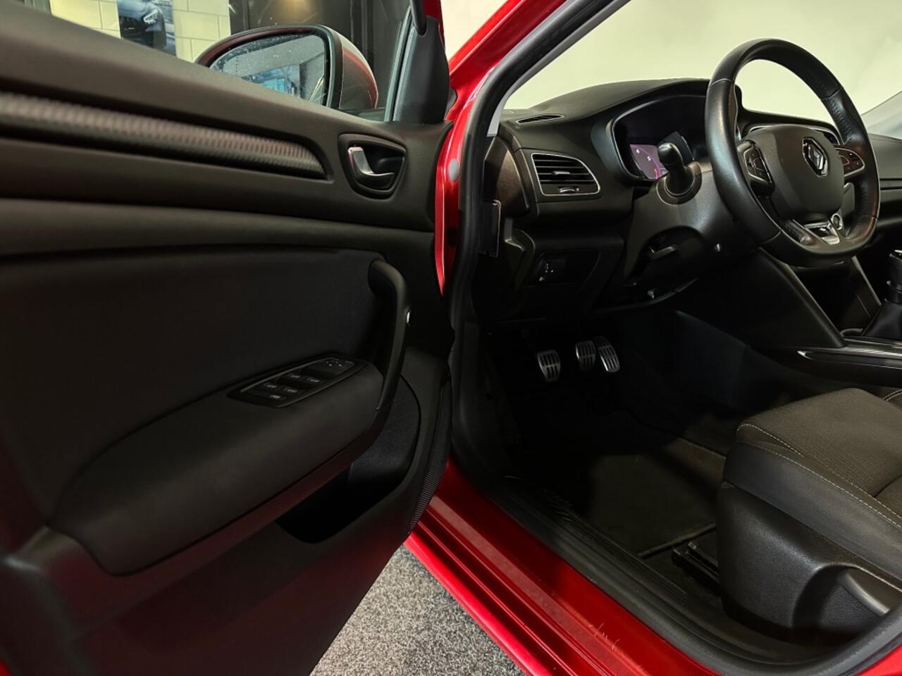 Renault MEGANE 1.3 TCE GT-LINE CLIMA l CAMERA l PDC l LMV l STOELVERW l LAGE KM l