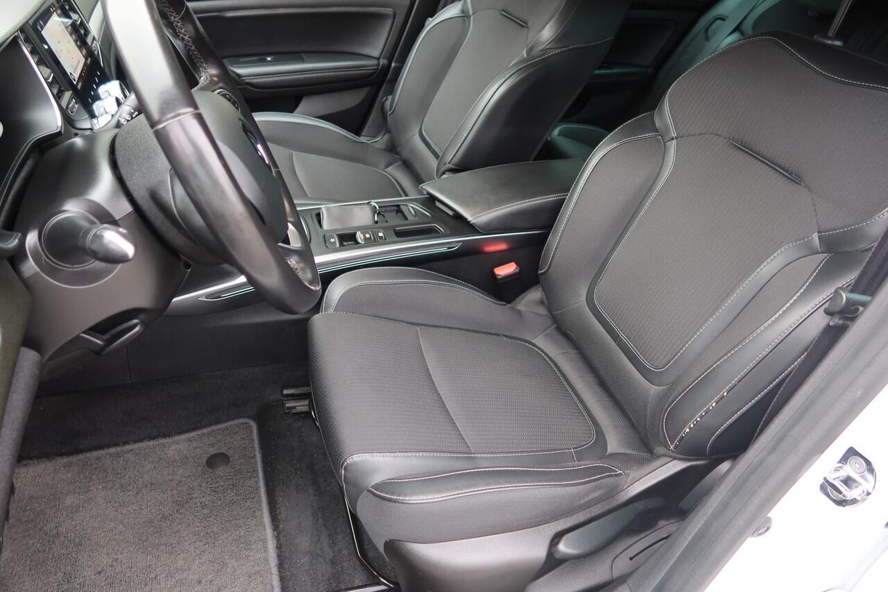 Renault MEGANE Estate 1.3 TCe 140PK Intens I TREKHAAK I PDC I CLIMA