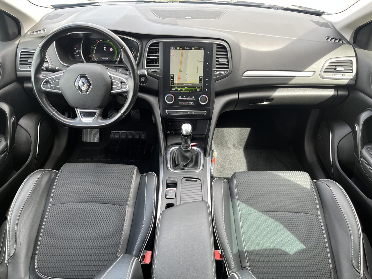 Renault MEGANE 1.3 TCe Bose 140PK / Camera / Groot scherm / Aut. Parkeren / Clima / Cruise /