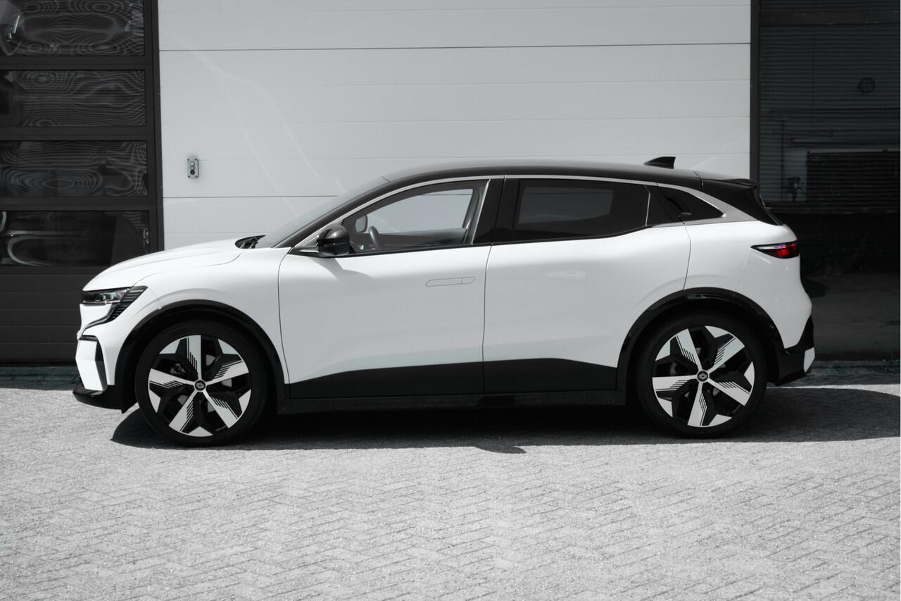 Renault MEGANE E-Tech EV 40 KW Boost Charge Techno 130 PK | Harmon Kardon geluid | 360 camera etc | 12 " R Link Google | 16 % bijtelling over 30K > 60 mnd af nieuw | | incl. Bovag rijklaarpakket met 12 maanden garantie |