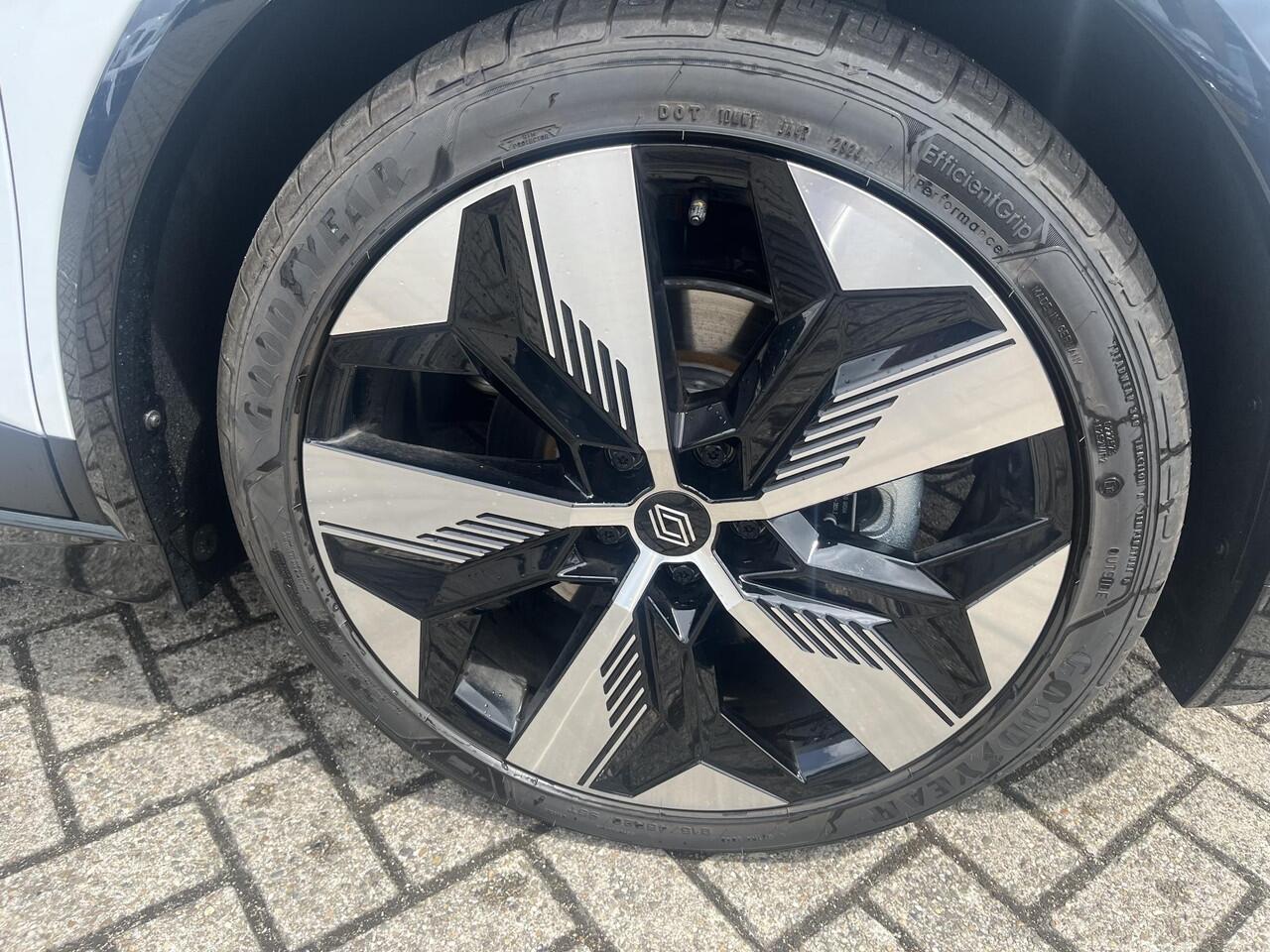 Renault MEGANE E-Tech comfort range techno 60 kWh DEMO WEST / PACK DRIVING & COMFORT.