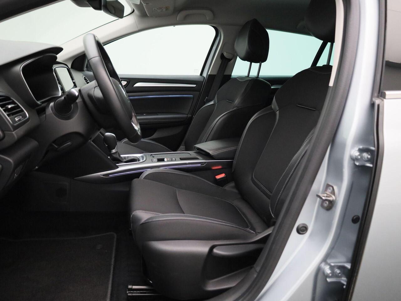 Renault MEGANE Estate 1.3 TCe 140 Techno | Stoel- & Stuurwielverwarming | 9,3" Full-Map Navigatie | Camera | PDC Voor + Achter | Climate Control | LED Pure Vision | Keyless | 17" LMV | Privacy Glass | Apple Carplay & Android Auto