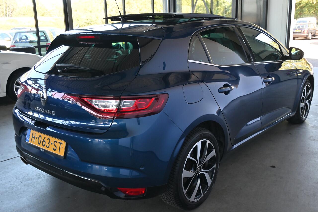 Renault MEGANE 1.3 TCe Bose Panoramadak Climate Cruise control Camera PDC Dodehoek 100% Onderhouden Inruil Mogelijk!