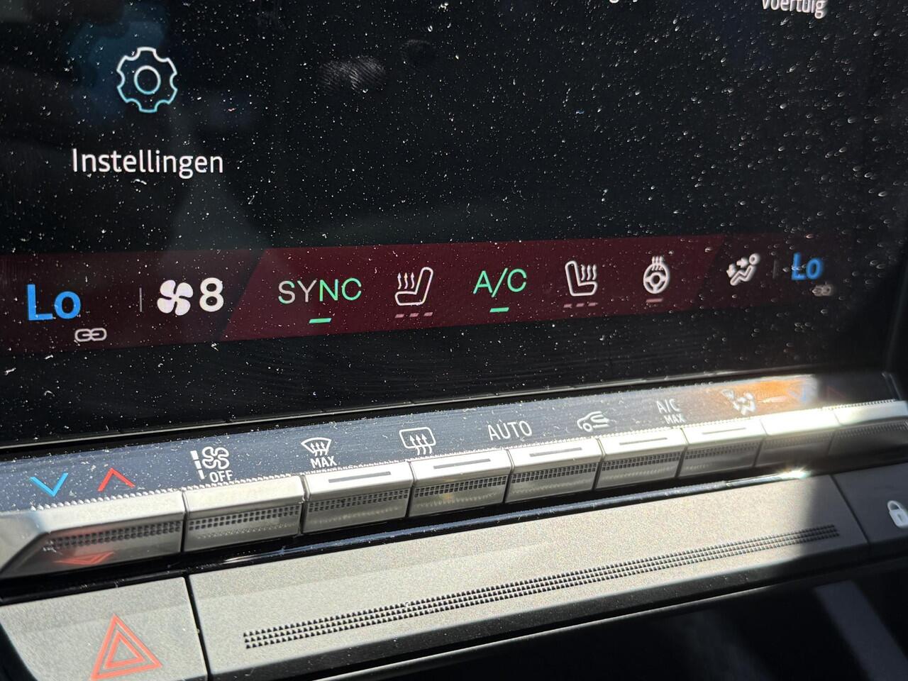 Renault MEGANE E-Tech comfort range iconic 60 kWh | Camera | Winterpack | Harman&Kardon | Leder | Digitale Binnenspiegel | Demo