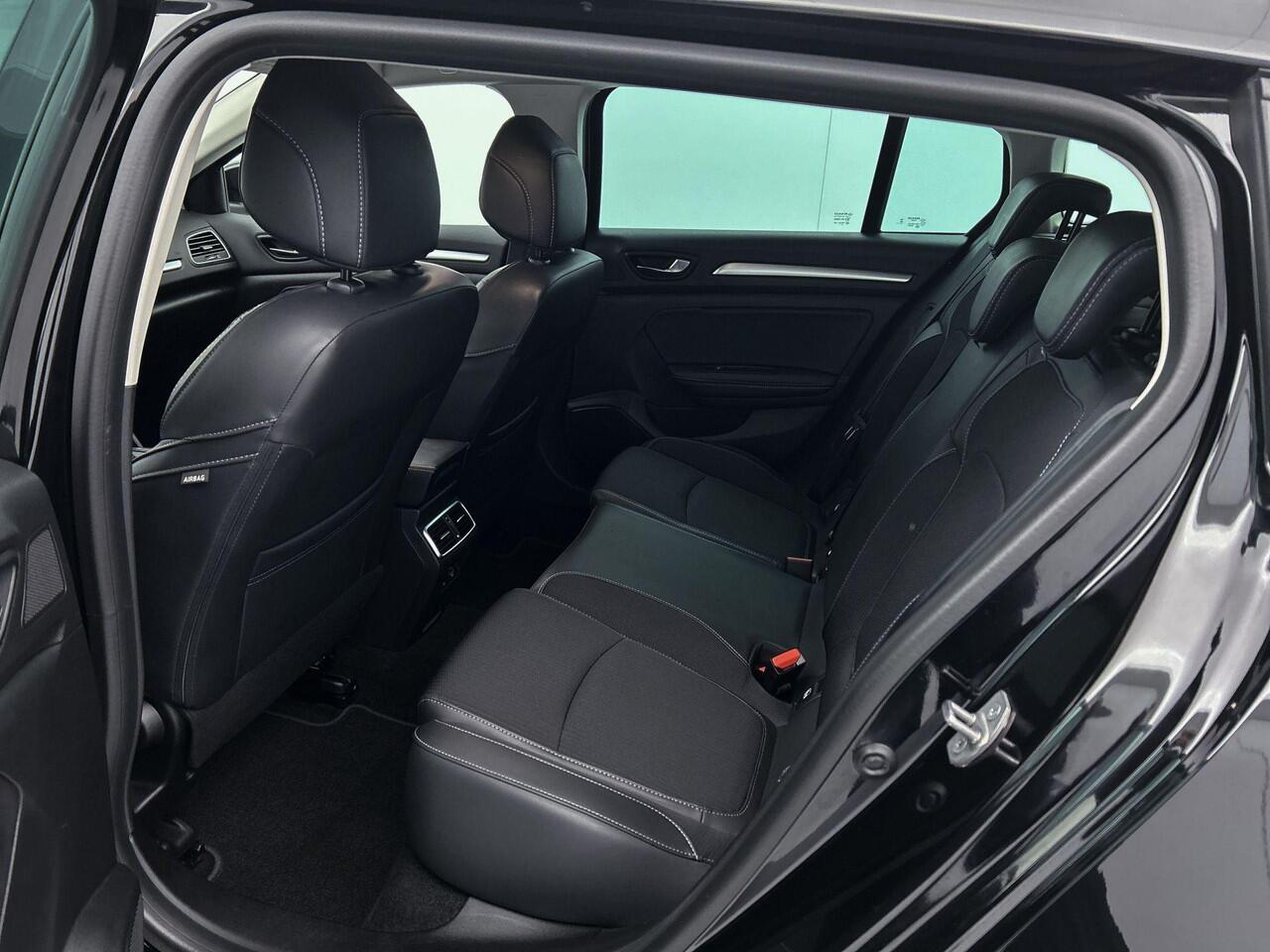 Renault MEGANE Estate 1.3 TCe 140PK Techno | Automaat | Apple Carplay | Trekhaak | Navigatie | Achteruitrijcamera | Climate Control |