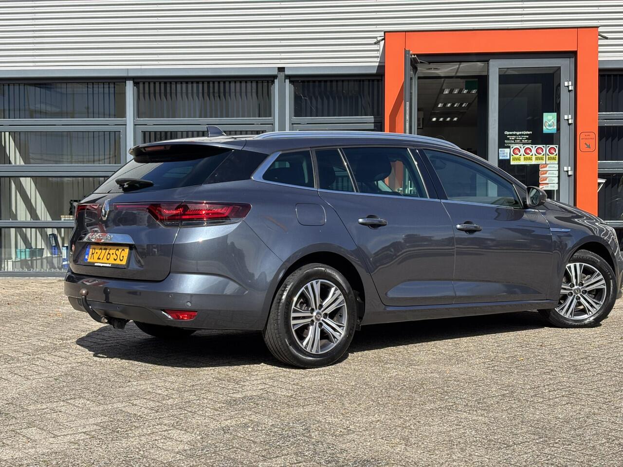 Renault MEGANE Estate 1.3 TCe Intens / Head up Display / Trekhaak / Applecarplay/AndroidAuto / Stoel & Stuurverwarming /