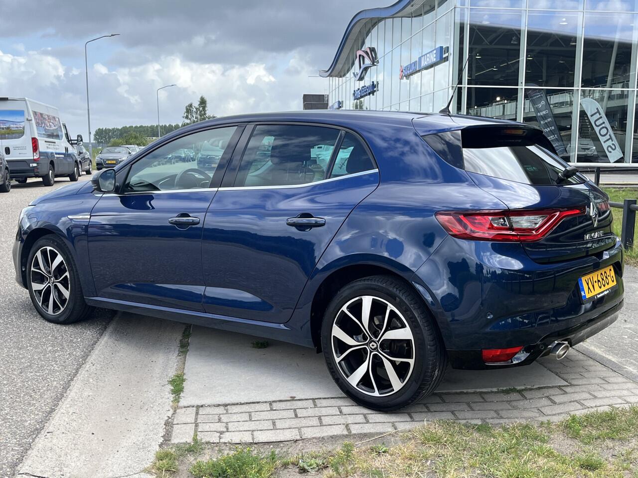 Renault MEGANE 1.3 TCe Bose 140PK / Camera / Groot scherm / Aut. Parkeren / Clima / Cruise /