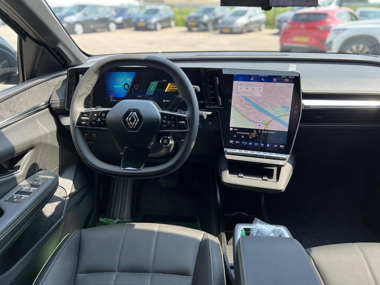 Renault MEGANE E-Tech comfort range iconic 60 kWh | Direct leverbaar | 360 graden camera | Stoel & stuur verwarming | Cruise adaptief | Harman & Kardon |