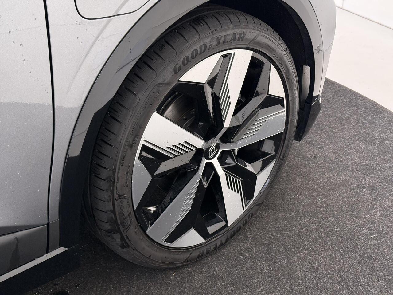 Renault MEGANE E-Tech comfort range techno 60 kWh | Navigatie met Google Integratie | Climate Control | Cruise Control Adaptief | Apple Carplay/Android Auto | Harman Kardon Premium Audi