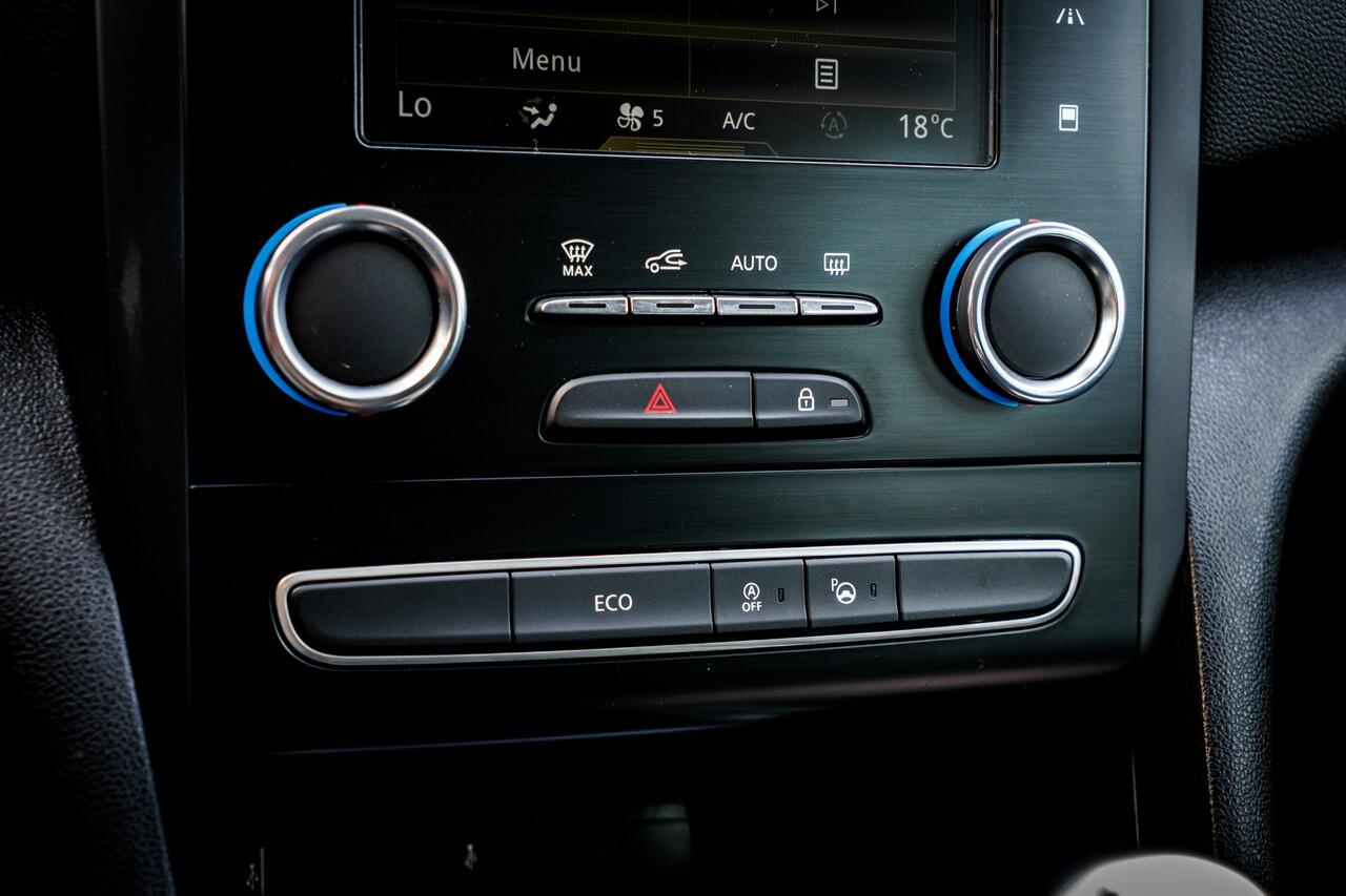 Renault MEGANE Estate 1.3 TCe 140 Pk Limited | Trekhaak | Sportstoelen | Camera | 17 inch LMV | Getint Glas