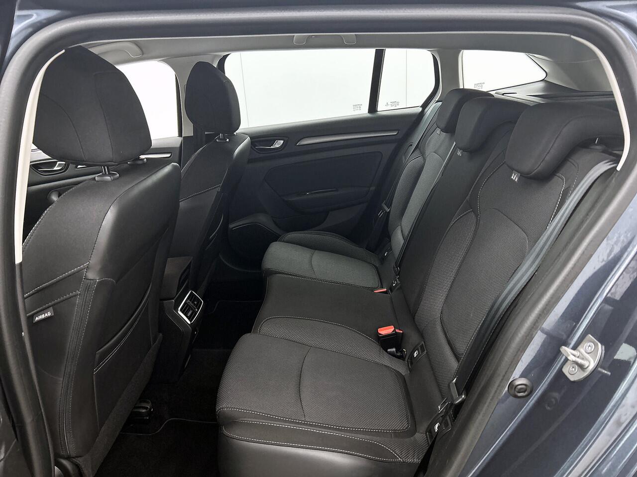 Renault MEGANE Estate 1.3 TCe 140PK Equilibre / Navigatie / Pdc.V+A / Airco-ecc./ Xenon / Radio multimedia / Apk 07-2027